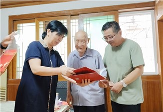 溫情傳遞 歲月禮贊 | 集團(tuán)開展離休老干部國(guó)慶慰問(wèn)