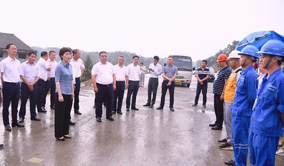 市長夏日“送清涼”，慰問重點(diǎn)交通項(xiàng)目一線建設(shè)者！