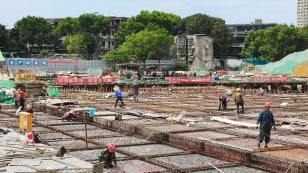 道路施工、交通保暢矛盾何解？市交投集團(tuán)這樣做！