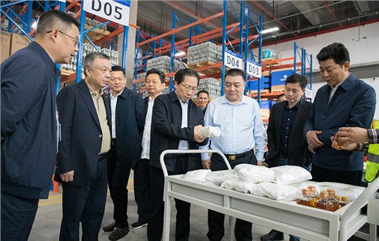 為加快現(xiàn)代物流業(yè)發(fā)展 貢獻政協(xié)智慧和力量 黎作鳳出席“發(fā)揮通江達海優(yōu)勢 加快發(fā)展現(xiàn)代物流產(chǎn)業(yè)”課題啟動會