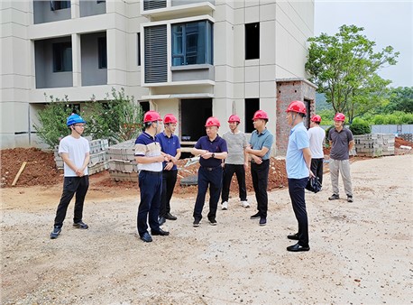 諶曦帶隊赴項目現(xiàn)場開展防汛安全生產(chǎn)檢查